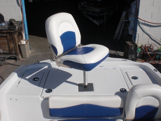 Tahoe q4 sports fish 19.5ฟุต เครื่อง4.3 หัวฉีด mercuiser