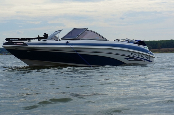 Tahoe q4 sports fish 19.5ฟุต เครื่อง4.3 หัวฉีด mercuiser