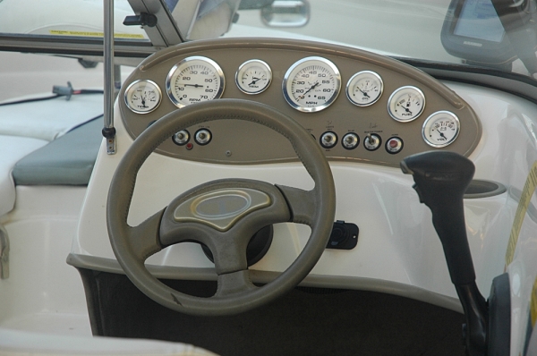 Tahoe q4 sports fish 19.5ฟุต เครื่อง4.3 หัวฉีด mercuiser