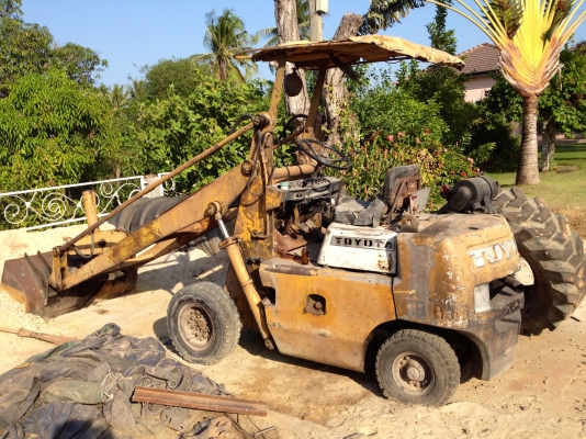 ขายรถตัก toyota 1คิว ต่อแขนแล้ว