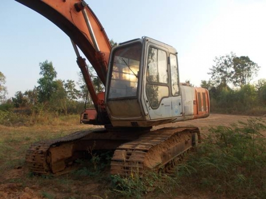 hitachi EX200 Supper TRUBO รุ่น2 สภาพตามรูป รถใช้งานตามปกติ ทุกวัน พร้อมใช้ สนใจติดต่อด่วน! 0876414953 มอส!!