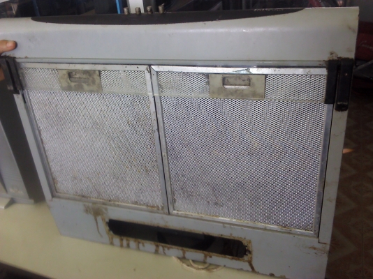 เครื่องดูดควัน MEX ของอิตาลี มีพัดลมดูด 2 ตัว มีไฟส่อง เลือกให้ลมออกด้านนอกหรือด้านในได้