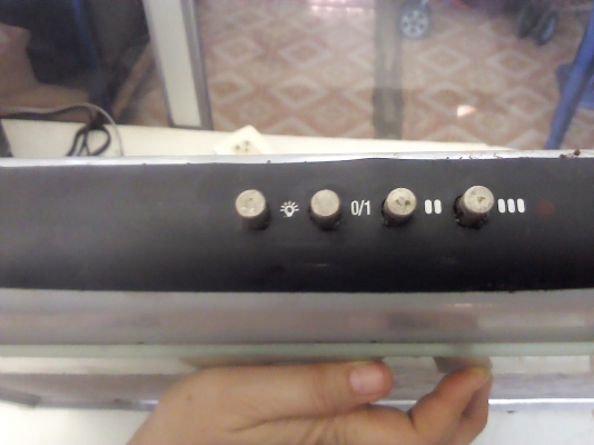 เครื่องดูดควัน MEX ของอิตาลี มีพัดลมดูด 2 ตัว มีไฟส่อง เลือกให้ลมออกด้านนอกหรือด้านในได้