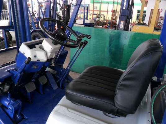 FORKLIFT-KOMATSUรุ่น11ติดแก๊ส2ตันเสา4เมตรสวยรับประกัน3เดือนขายด่วน