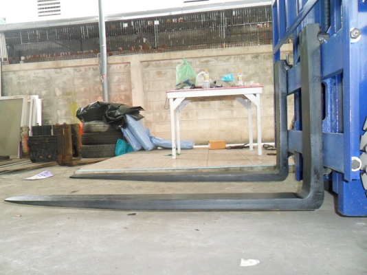 FORKLIFT-KOMATSUรุ่น11ติดแก๊ส2ตันเสา4เมตรสวยรับประกัน3เดือนขายด่วน