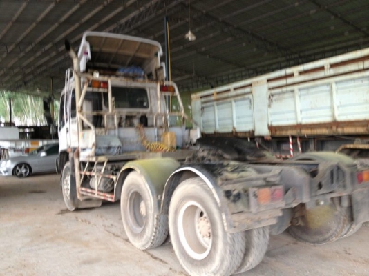 รถอิซูซุ 10 ล้อ หัวลาก FXZ 270 แรงม้า ปี 45  สนใจติดต่อ 081 - 6079515