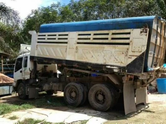 รถอิซูซุ 10 ล้อดั๊ม FVZ 200 แรงม้า ปี 47 สนใจติดต่อ 081 - 6079515 รถอิซูซุ 10 ล้อดั๊ม FVZ 200 แรงม้า ปี 47 สนใจติดต่อ 081 - 6079515