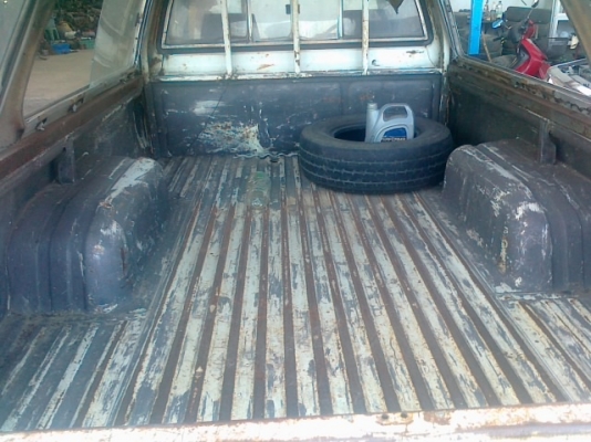 แยกขายฮีโร่สีขาวปี89 2Lไมล์2หลุม เครื่องไมตี้ เครื่องติดขี่ได้ แต่ขอแยกขาย ขายกระบะและหัวเหมา19000บาทขายเครื่องพร้อมเกียร์19000บาทขายคัสซีพร้อมดุมช่วงล่างทั้งหมดเหมา8000บาทขอแบบด่วนๆครับหรือเหมาทั้งคันไม่รวมทะเบียน39000ขาดตัวครับ