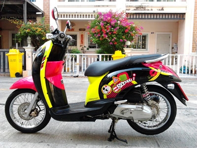 ขาย Scoopy i ลายจูบ ไมล์แท้ 7850 กม รถผู้หญิงใช้ เครื่องหัวฉีดประหยัดน้ำมัน สภาพเดิมๆ สีสันสดใส ขาย Scoopy i ลายจูบ ไมล์แท้ 7850 กม รถผู้หญิงใช้ เครื่องหัวฉีดประหยัดน้ำมัน สภาพเดิมๆ สีสันสดใส