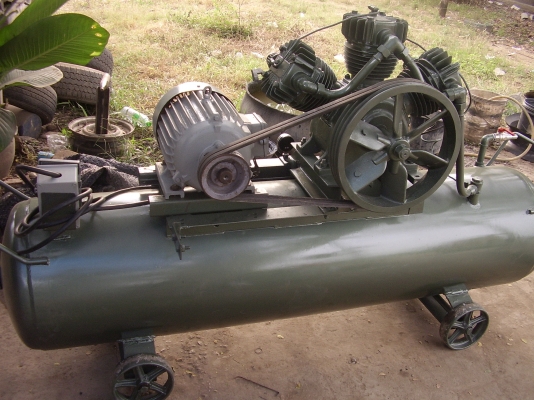 ขายปั๊มลม   IWATA  10 HP 3 สูบ