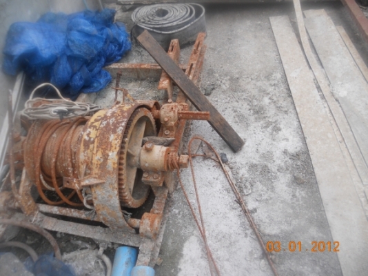 ขายวินซ์ ลิฟท์ขนส่งคอนกรีต+บัสเก็ต