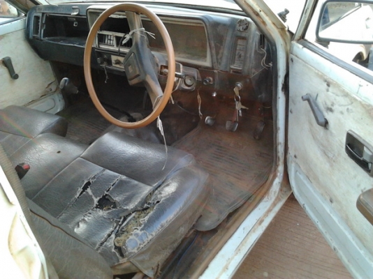 ***ขายแล้วครับขอบคุณ Truck2hand ขาย กระบะตอนเดียว ISUZU KB ปี25 เครื่องดีเซล กรองเหล็ก แห้งๆ ไม่หลวม ช่วงล่างปึ๊ก คัสซีดี ล้อแม็ก ยางพอใช้  ภายในดี หัวเก๋งดี เบาะมีขาด กระบะพื้นตีนเป็ด มีผุบ้าง สีดีมีกระเทาะ บ้าง ไฟหลังซ้ายต้องเก็บ รวมๆสภาพดี พร้อมใช้ พร้