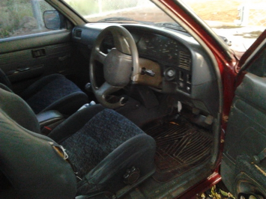 ขาย กระบะแค็ป ไมตี้เอ็กซ์ 2.5 ปี35/92 ทำโป่ง หน้า-หลัง เครื่อง2L 2.5 แน่นๆแห้งๆ ช่วงล่างดีไม่มีส่าย คัสซีสวย กระบะมีผุบ้างตามรูป ภายในดี เบาะไม่ขาด คอนโซลครบ แอร์ พ.ไม่เวอร์ หน้า-หลังเดิมๆ ไม่เคยชน ยางดี4เส้น สีไม่สวย มีแตก มีลอก ***ขายแล้วครับขอบคุณ Truc