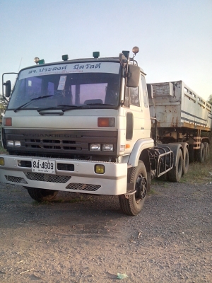 ขายรถบรรทุกหัวลาก10ล้อ2เพลา นิสสัน วางเครื่อง360 อินเตอร์คูลเลอร์ เกียร์สโลว์อินเตอร์ พร้อมหางดั้ม2เพลา หางมีผุ ตามอายุใช้งานครับ