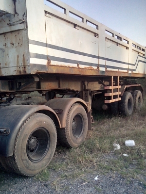 ขายรถบรรทุกหัวลาก10ล้อ2เพลา นิสสัน วางเครื่อง360 อินเตอร์คูลเลอร์ เกียร์สโลว์อินเตอร์ พร้อมหางดั้ม2เพลา หางมีผุ ตามอายุใช้งานครับ