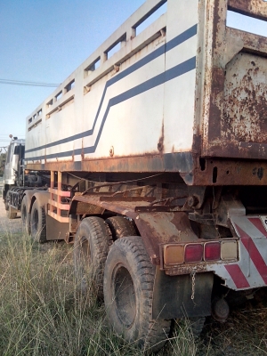 ขายรถบรรทุกหัวลาก10ล้อ2เพลา นิสสัน วางเครื่อง360 อินเตอร์คูลเลอร์ เกียร์สโลว์อินเตอร์ พร้อมหางดั้ม2เพลา หางมีผุ ตามอายุใช้งานครับ