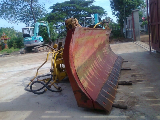 ขายด่วน!..ใบมีดดันหน้า ทั้งชุด รถตัก KOMATSU WA200-1 อะไหล่แท้ ญี่ปุ่น สภาพใหม่เอี่ยม.