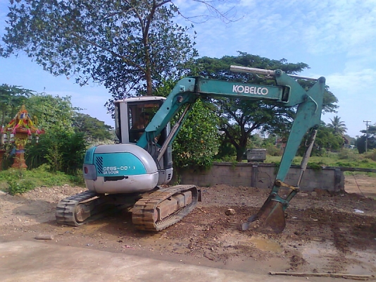 ขายด่วน!..รถแบคโฮ KOBELCO SK50 UR รถเก่าญี่ปุ่น สภาพสวย เอี่ยมๆ มีใบดันหน้า ปรับสภาพ พร้อมใช้งาน รับประกันความสวย.