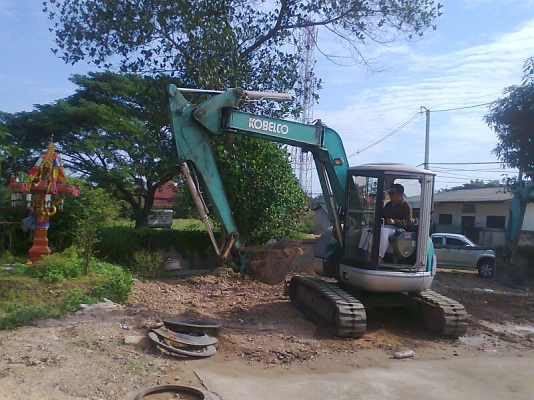 ขายด่วน!..รถแบคโฮ KOBELCO SK50 UR รถเก่าญี่ปุ่น สภาพสวย เอี่ยมๆ มีใบดันหน้า ปรับสภาพ พร้อมใช้งาน รับประกันความสวย.