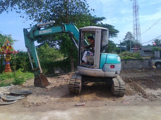 ขายด่วน!..รถแบคโฮ KOBELCO SK50 UR รถเก่าญี่ปุ่น สภาพสวย เอี่ยมๆ มีใบดันหน้า ปรับสภาพ พร้อมใช้งาน รับประกันความสวย.