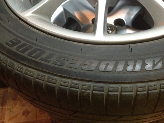 ขายแม็กซ์เดิมมือ2 Toyota Altis ขอบ16 4รู 100 พร้อมยางราคา 6500 บาท ราคาถูก