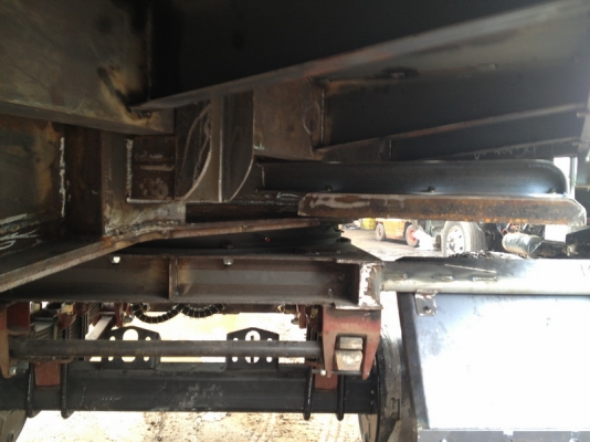 รับต่อกระบะบรรทุก ทุกชนิด กระบะดั้มดิน ดั้มคอกสูง กระบะคารืโก้ หาง ลูกพ่วง เทรลเลอร์ ก้างปลา โดยช่างที่มีประสบการณ์สูงกว่า 30 ปีได้มาตรฐานกรมขนส่งทางบก