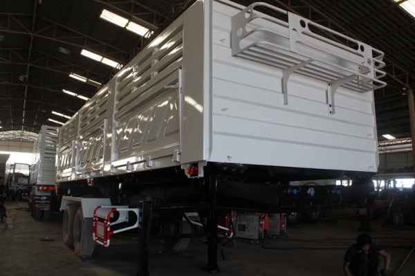 รับต่อกระบะบรรทุก ทุกชนิด กระบะดั้มดิน ดั้มคอกสูง กระบะคารืโก้ หาง ลูกพ่วง เทรลเลอร์ ก้างปลา โดยช่างที่มีประสบการณ์สูงกว่า 30 ปีได้มาตรฐานกรมขนส่งทางบก