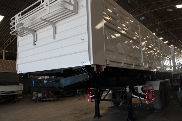 รับต่อกระบะบรรทุก ทุกชนิด กระบะดั้มดิน ดั้มคอกสูง กระบะคารืโก้ หาง ลูกพ่วง เทรลเลอร์ ก้างปลา โดยช่างที่มีประสบการณ์สูงกว่า 30 ปีได้มาตรฐานกรมขนส่งทางบก