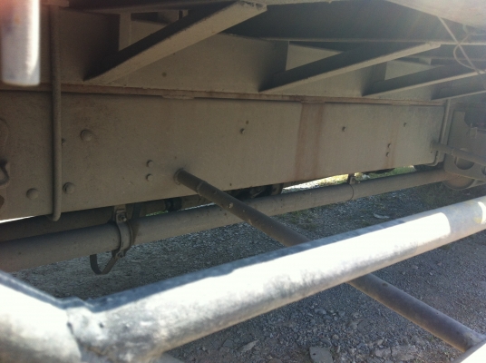 กระบะบรรทุก (มีข้างเสริม มีหลังคา) กระบะบรรทุก (มีข้างเสริม มีหลังคา)