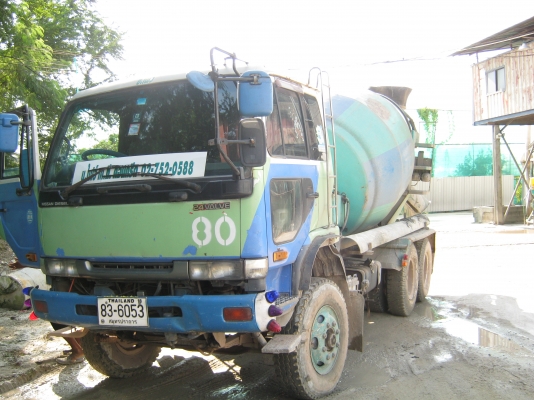 รถโม่ NISSAN บรรทุกเฉพาะกิจ (คอนกรีตผสมเหลว) ระบบ น้ำมัน รถโม่ NISSAN บรรทุกเฉพาะกิจ (คอนกรีตผสมเหลว) ระบบ น้ำมัน