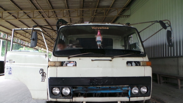 ISUZU 175 แรงม้า หัวเดิม เครื่องเปลี่ยน คัซซีจัมโบ้ สวยตลอดแนวค่ะ ISUZU 175 แรงม้า หัวเดิม เครื่องเปลี่ยน คัซซีจัมโบ้ สวยตลอดแนวค่ะ