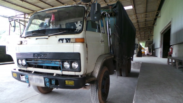 ISUZU 175 แรงม้า หัวเดิม เครื่องเปลี่ยน คัซซีจัมโบ้ สวยตลอดแนวค่ะ ISUZU 175 แรงม้า หัวเดิม เครื่องเปลี่ยน คัซซีจัมโบ้ สวยตลอดแนวค่ะ