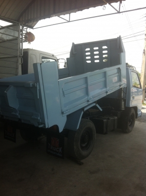 ISUZU  รุ่น NKR57E รถบรรทุก (แบบยกได้)