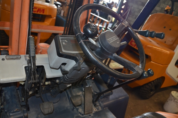 ขาย Toyota 40-5FG20 เบนซิน Toyota 4Y เกียร์ ธรรมดา เสาสูง 4 เมตรฮิ้งฟอร์ค ขาย Toyota 40-5FG20 เบนซิน Toyota 4Y เกียร์ ธรรมดา เสาสูง 4 เมตรฮิ้งฟอร์ค