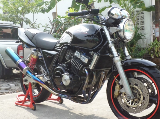 วุฒินนบุรี// ขาย CB400sf ปี98 ท่อสูตรทั้งเส้นสวยๆเสียงโหดๆคับเครื่องดีพร้อมใช้เอกสารอินวอย