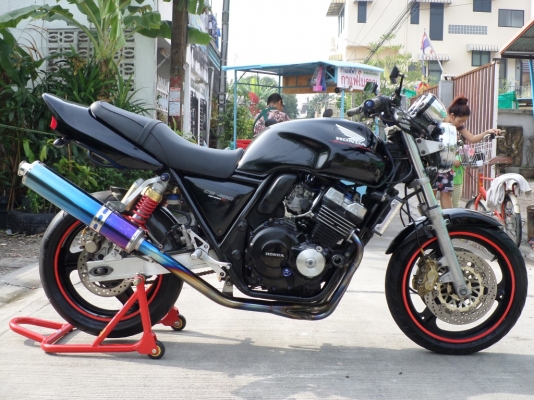 วุฒินนบุรี// ขาย CB400sf ปี98 ท่อสูตรทั้งเส้นสวยๆเสียงโหดๆคับเครื่องดีพร้อมใช้เอกสารอินวอย