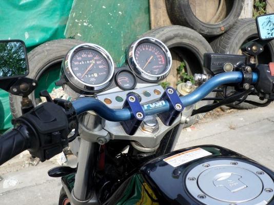 วุฒินนบุรี// ขาย CB400sf ปี98 ท่อสูตรทั้งเส้นสวยๆเสียงโหดๆคับเครื่องดีพร้อมใช้เอกสารอินวอย