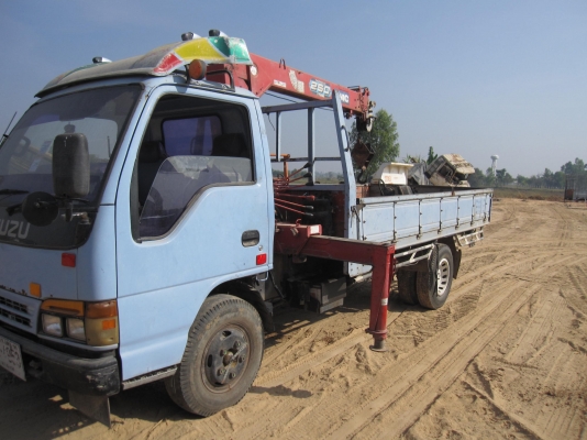 ขาย NKR58LX5 110 เครื่อง 4BE1 ติดเครน UNIC 2.5 TON