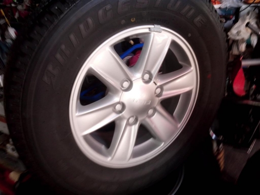 ขายล้อแม๊ก ฮ๊ซูซุ เดิมๆ ยางปี 2012  ขนาด 245/70/16