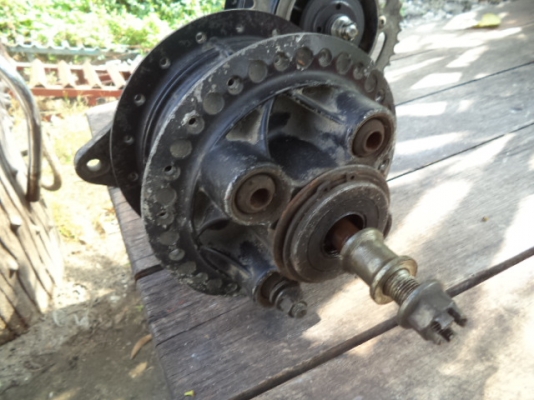 +++-ขายดุมหลังมือ 2 เชียงกง 36รู+++