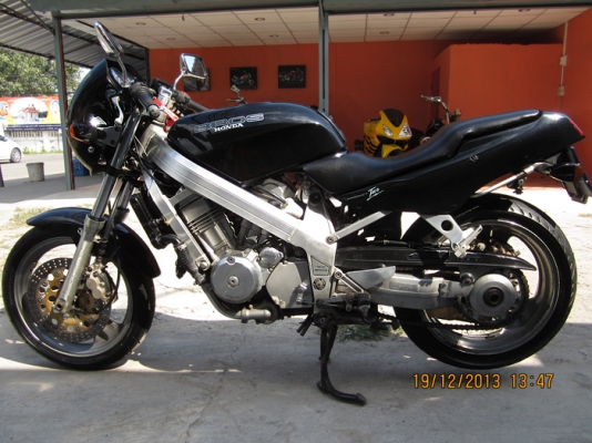 Honda boss 400 ทะเบียนแท้ สีเดิมญี่ปุ่น เครื่องแห้ง