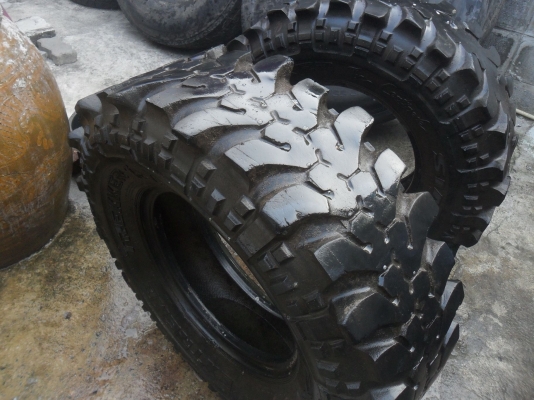 ยาง ตะขาบ 35*10.5-16 สวยๆ 1 คู่ ราคา 2700 บาท
