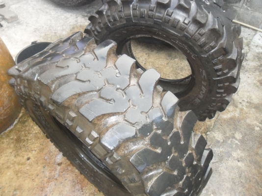 ยาง ตะขาบ 35*10.5-16 สวยๆ 1 คู่ ราคา 2700 บาท