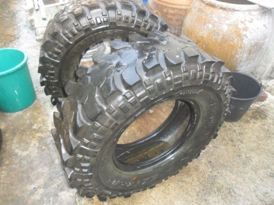 ยาง ตะขาบ 35*10.5-16 สวยๆ 1 คู่ ราคา 2700 บาท