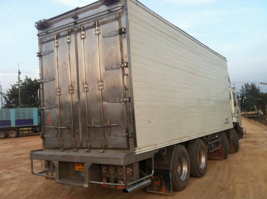 ISUZU GIGA 12 ล้อ ตู้บรรทุกปลา 360  แรง