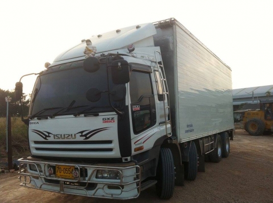 ISUZU GIGA 12 ล้อ ตู้บรรทุกปลา 360  แรง