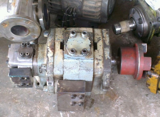 Sell> ปั้มไฮโดรลิคมือสอง Nachi Japan เป็นปั้มเกียร์ 2 ตอนครับ แรงมหาศาลครับตัวนี้ ใช้กับงานใหญ่สบายๆ นครปฐมครับ