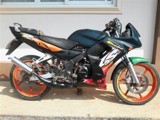 ขาย LS125 มีเล่มทะเบียน(ไม่ได้ตามชุดโอน)ภาษีขาดปี 55 ยังต่อได้เครื่องเดิมขาย 4500 บาท