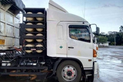 รถบรรทุก 10 ล้อหัวลาก พร้อมหาง ยี่ห้อ  HINO 500 NGV 260 แรงม้า