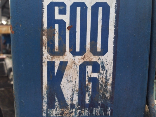 ขายลิฟท์ยกของแบบลาก 600 KG. สูง 4 เมตร พร้อมใช้งาน เปลี่ยน แบตมาใหม่ครับ